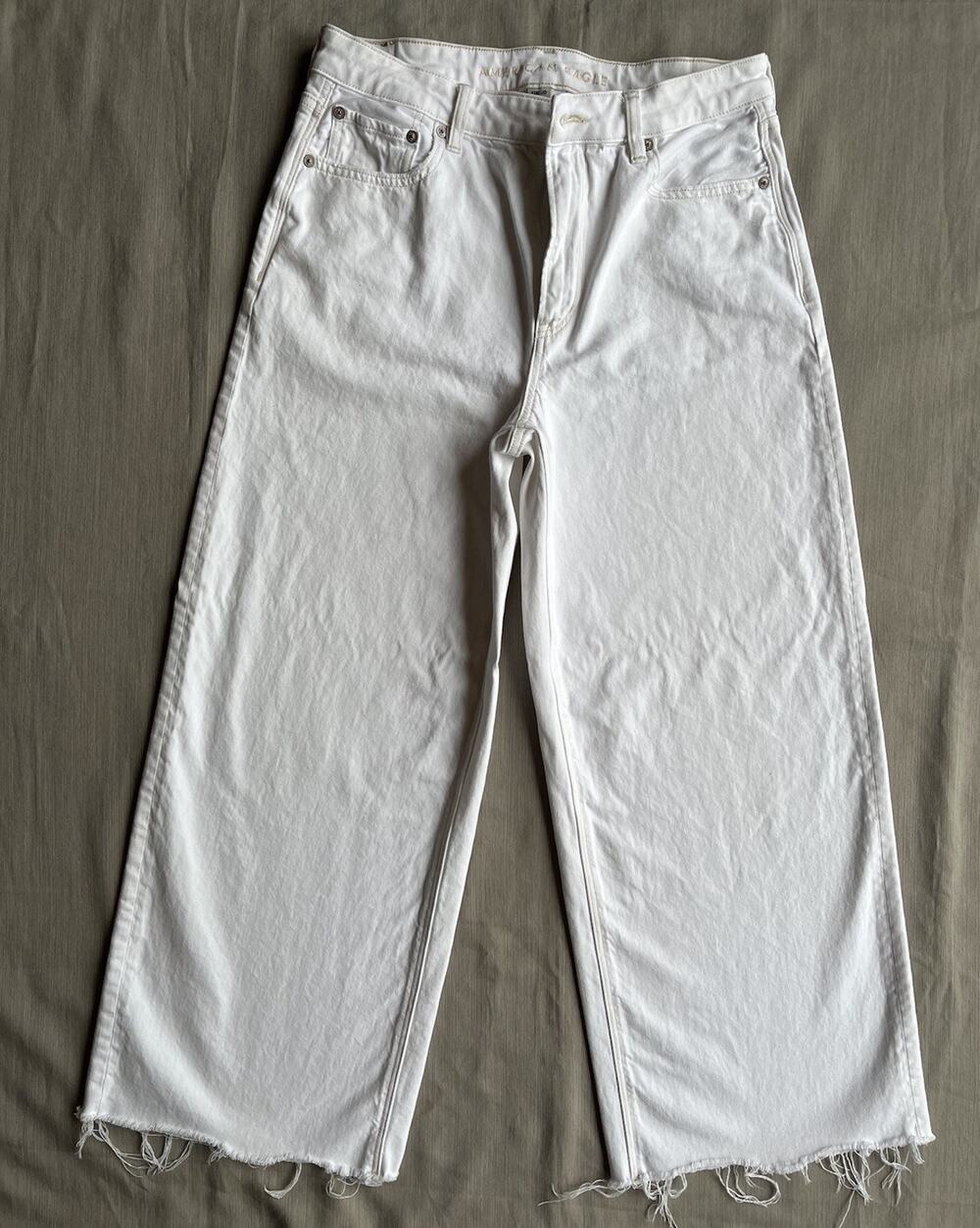 American Eagle Super High Rise Baggy Wide Leg Ankle Jeans Womens 8 White Raw Hem